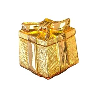 Vintage Golden present pin